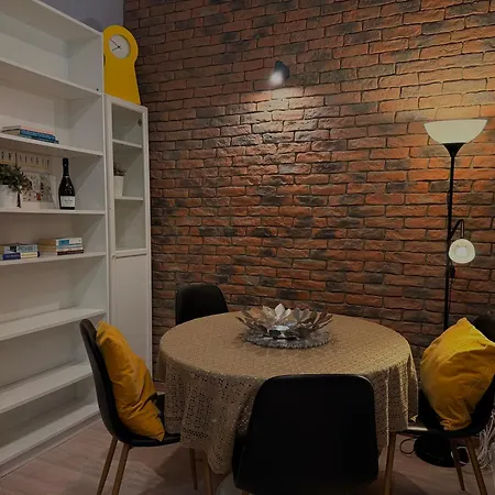Old Town 2br In The Heart Of The Main Square